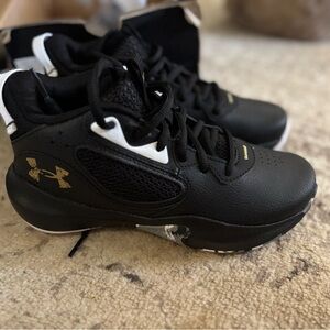 Under Armour Kids Black/Gold Lockdown 6 Basketball Shoes
